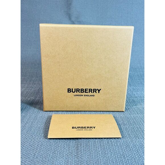 NWT Burberry Kingdom 1856 Brass Bottle Cap Brooch Pin Black White RARE - Picture 6 of 11